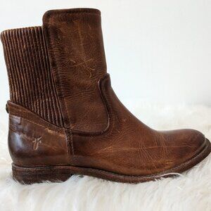 Frye Chelsea style boots - brown vintage style
